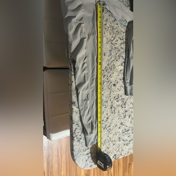 Lululemon Women's Dance Studio Mid-Rise Jogger - Picture 4 of 4